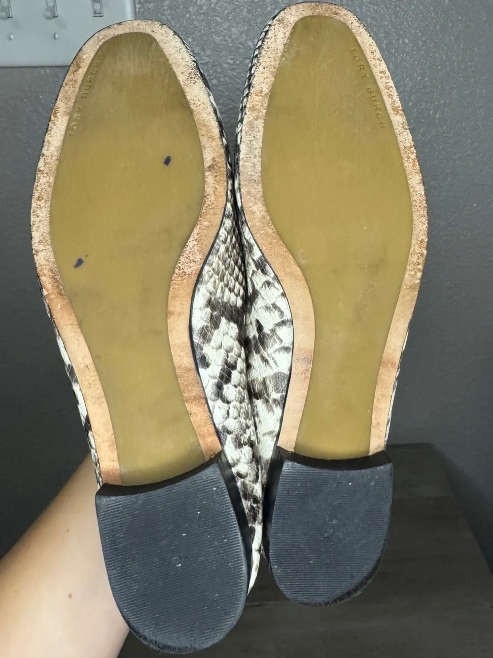 Tory Burch Kira Snake Print Leather Loafers Flats Size 7.5